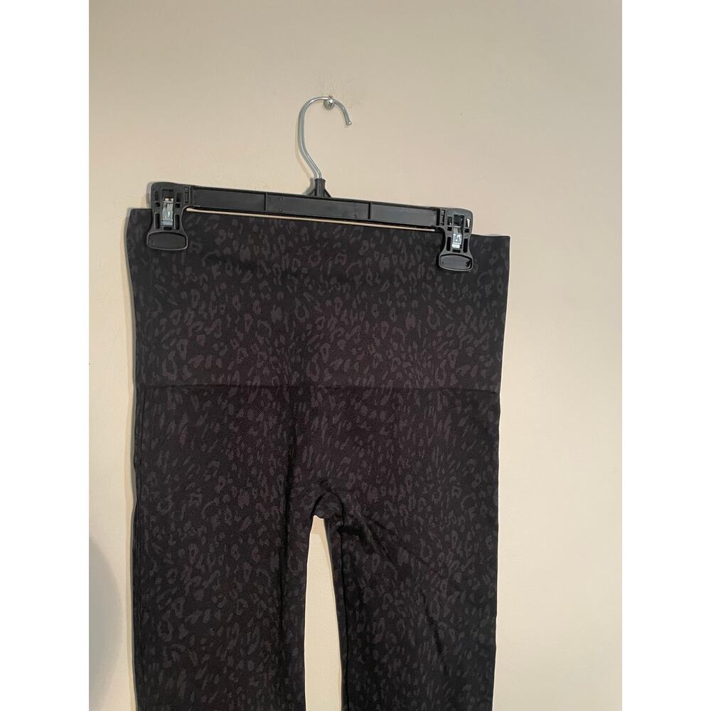 Spanx Look at Me Now Seamless Leggings in Black Cheetah Size XL - Picture 7 of 9